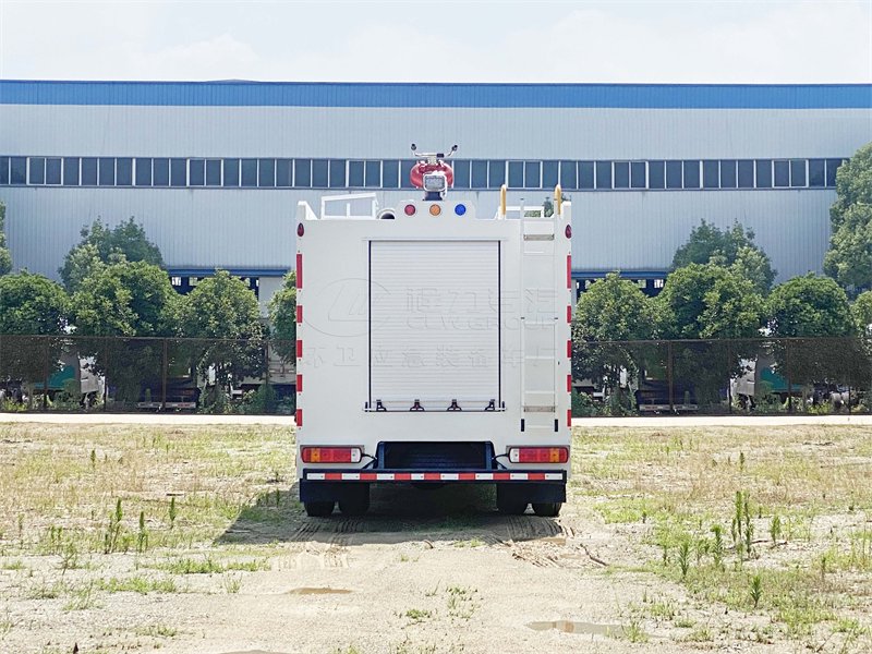 勾臂式垃圾车出车前检查：勾臂、锁紧、液压支腿与滚轮状态判定